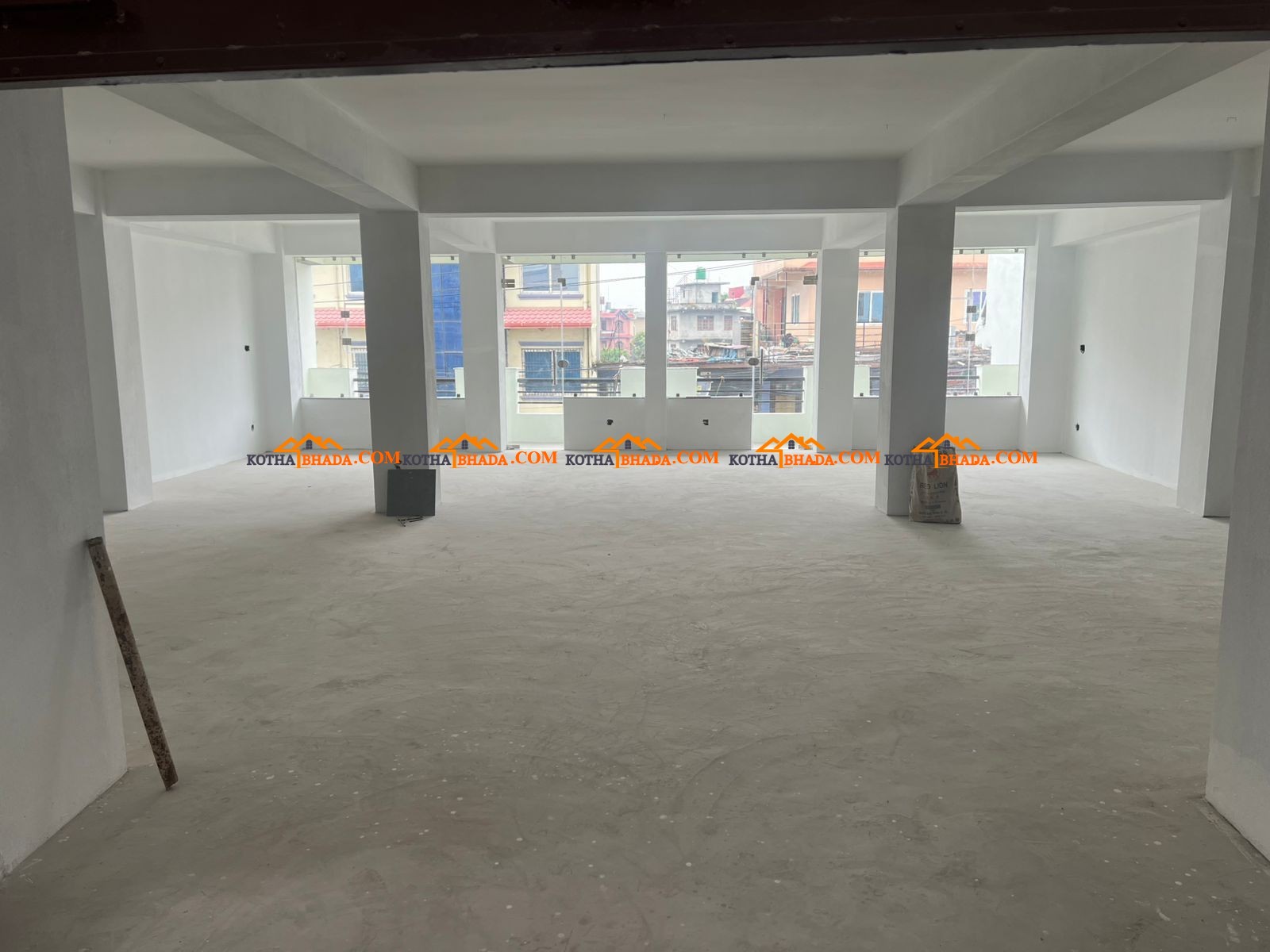 Office space available for rent (TOTAL 4 FLATS EACH DIFFERENT PRICE 40K to 1 lakh)